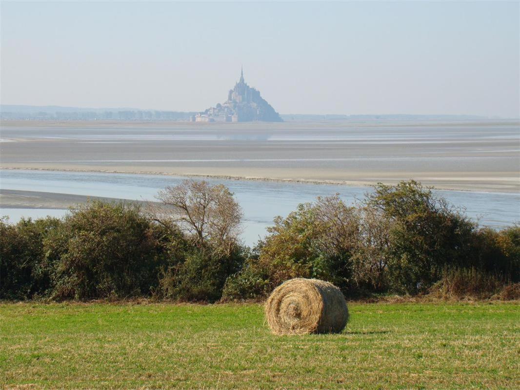 Entre Mont St Michel Et Merveille Vains Ngoại thất bức ảnh