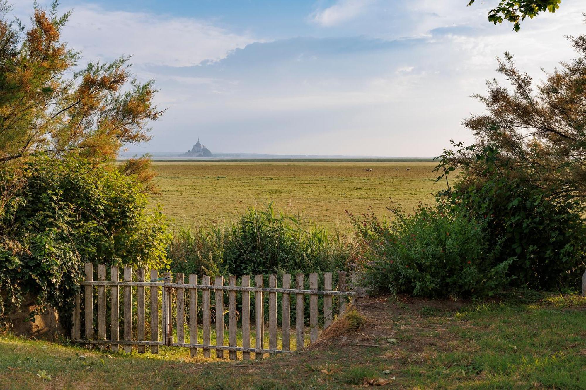 Entre Mont St Michel Et Merveille Vains Ngoại thất bức ảnh